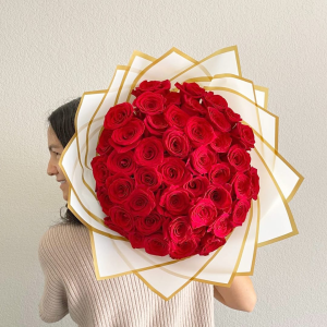 luxury rose arrangements